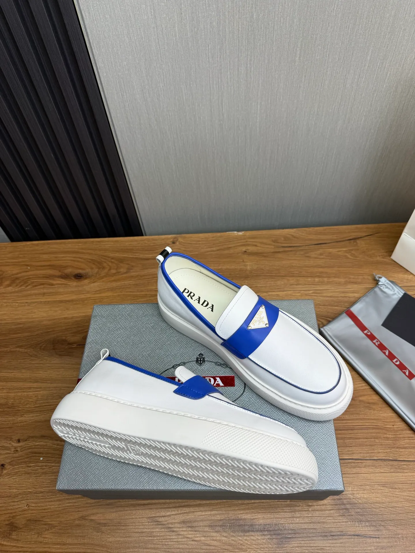 Factory price 580💰 [PRADA] Men's shoes are popular in the counter, official website is synchronized, 1 high-quality shipment ✔️Original cowhide + cowhide lining, 1🆚1 replica, original sole, 38-45 (45 customized, non-refundable)